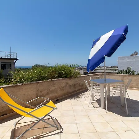 アパート La Casa Di Ulisse 2 イスピカ